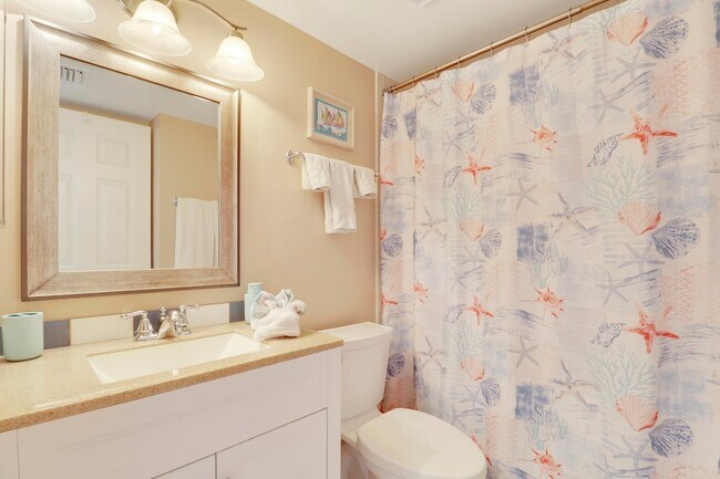 Building Photo - 275 Palm Ave