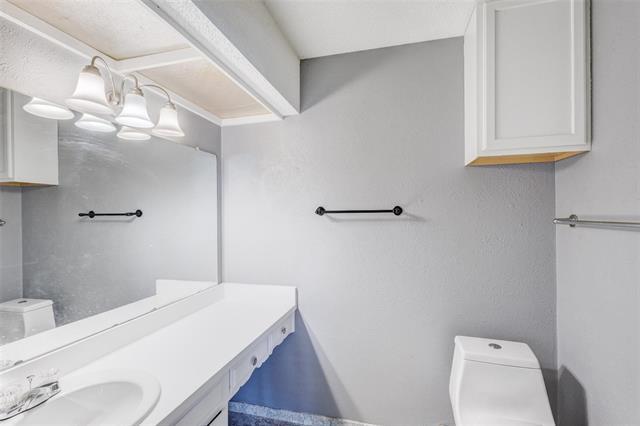 Building Photo - 7324 Vanessa Dr