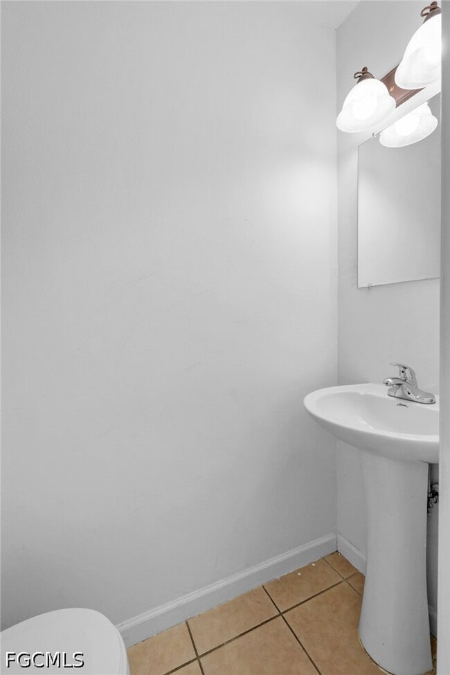 Building Photo - 864 Courtington Ln