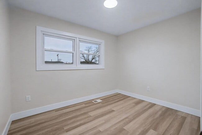 Building Photo - 5713 Mayville Dr