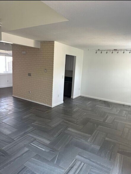 Building Photo - 3754C Helios Ct