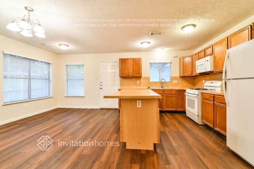 Building Photo - 19315 Bristlestar Dr