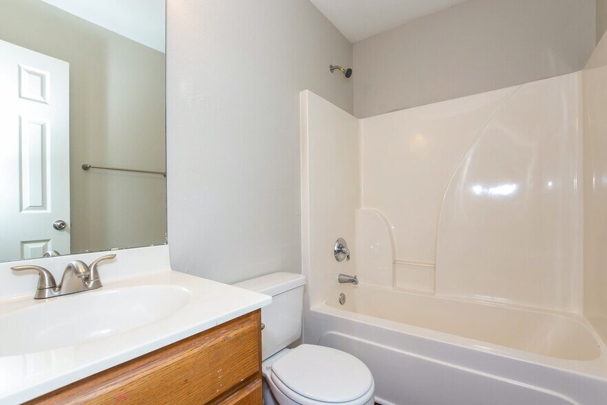 Building Photo - 13115 Ambrosia St