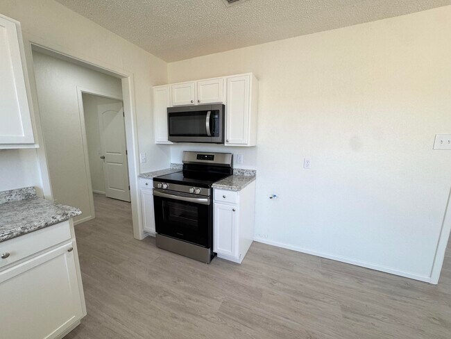 Building Photo - 7825 Vernon Ave