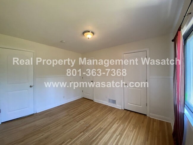 Building Photo - Take a Look at This 4 Bedroom 2 Bathroom H...