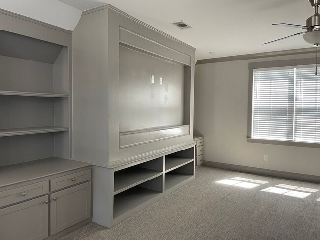 Building Photo - Lease this Absolutely Stunning Home Today ...