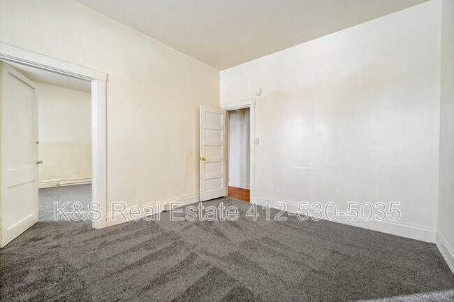 Building Photo - 445-445 Library St