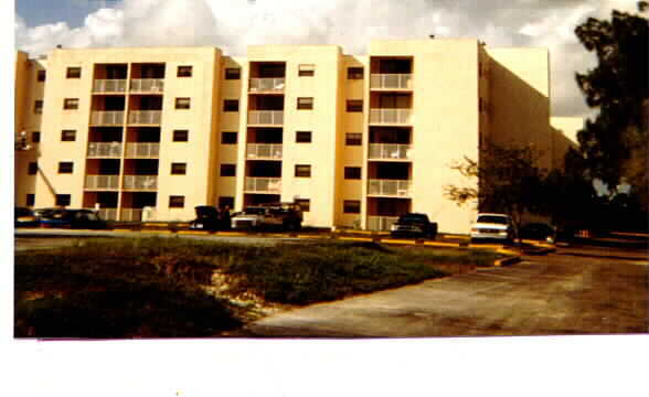 Building Photo - Flamingo Court