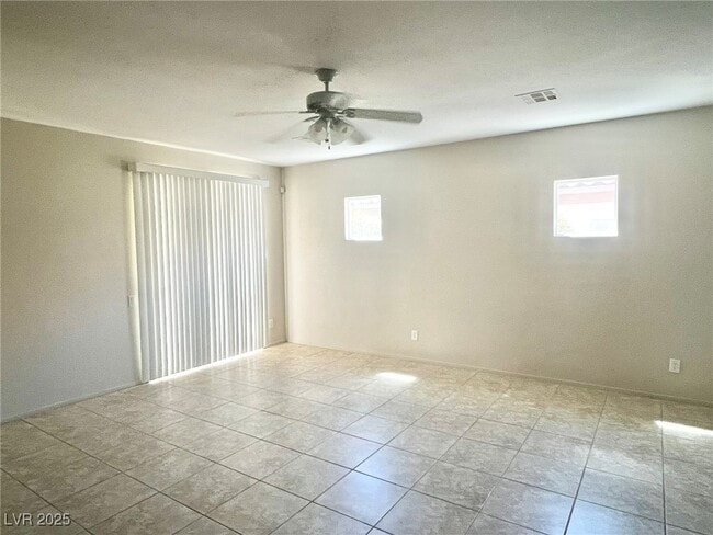 Building Photo - 2747 Lochleven Way