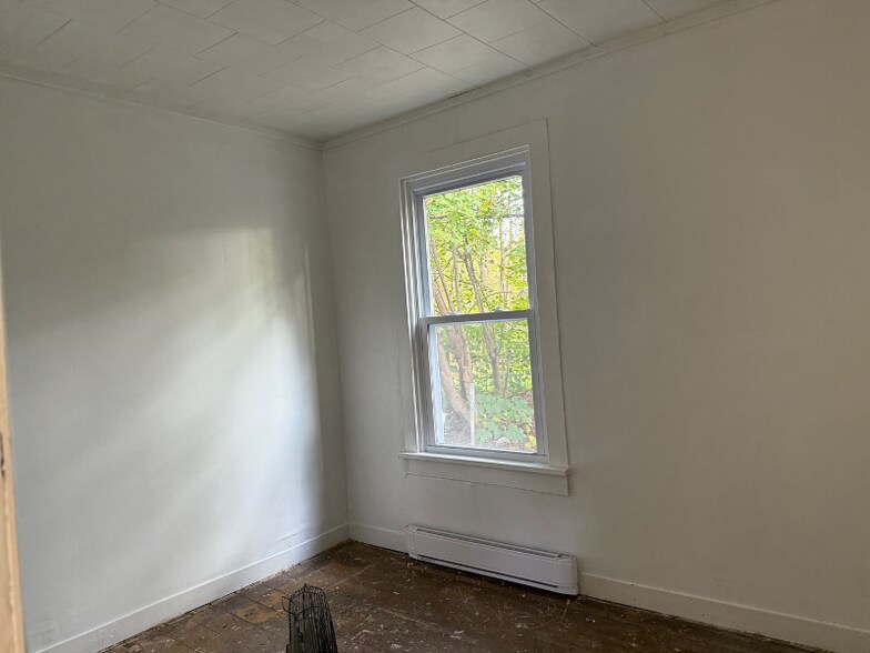 Building Photo - 12 Grove St