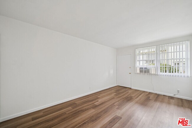 Building Photo - 4010 Los Feliz Blvd