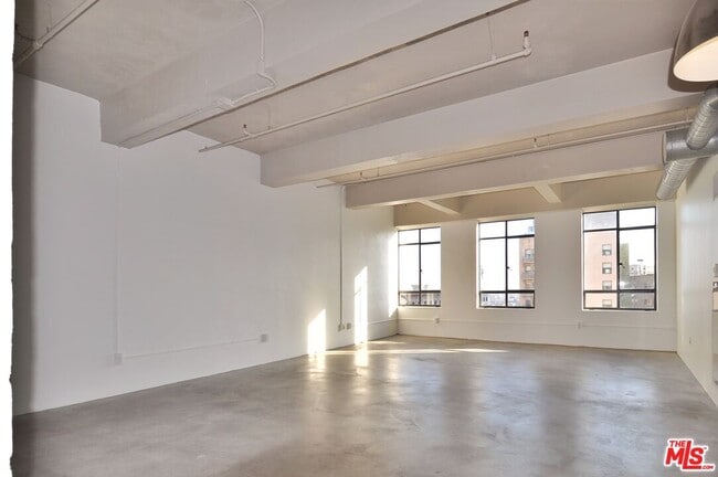 Building Photo - 849 S Broadway