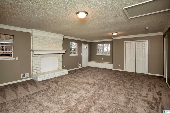 Building Photo - 8941 Glendale Dr