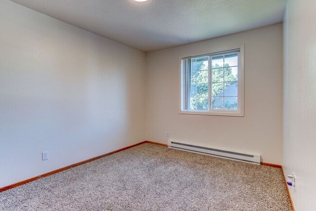 Building Photo - Remodeled 3 bedroom with washer & dryer hook ups
