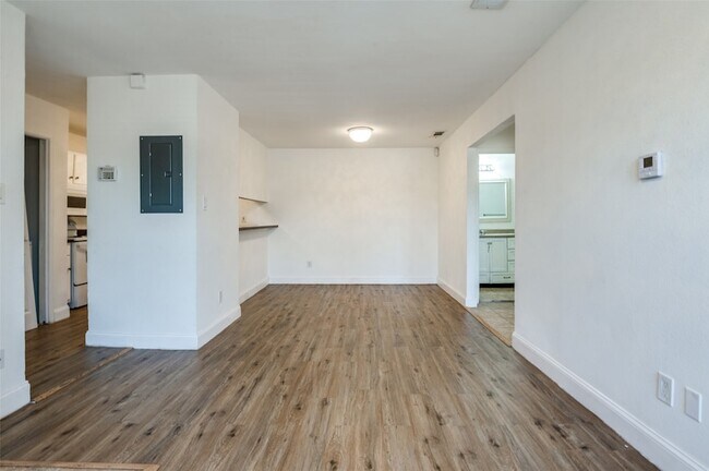 Building Photo - 2200 E Trinity Mls Rd