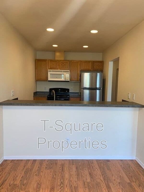 Building Photo - 15815 Admiralty Way