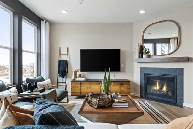 Building Photo - 6281 Larkspur Ln