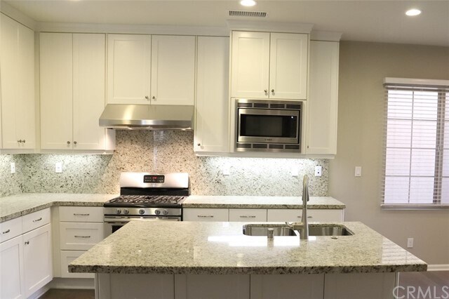 Building Photo - 112 Firefly