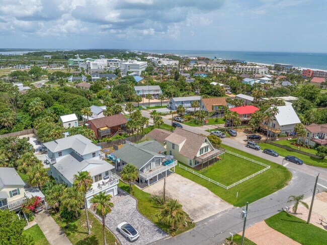 Building Photo - 108 Zamora St