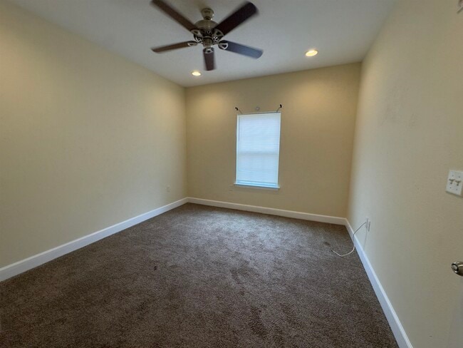 Building Photo - 1846 Belle Vue Way