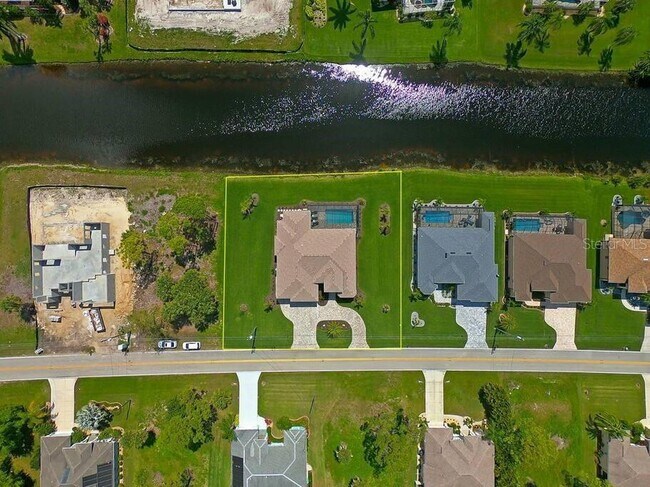 Building Photo - 1125 Rotonda Cir