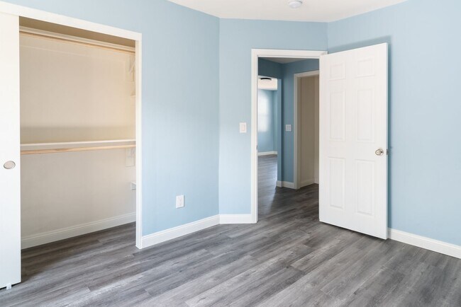 Building Photo - GST4446-4448