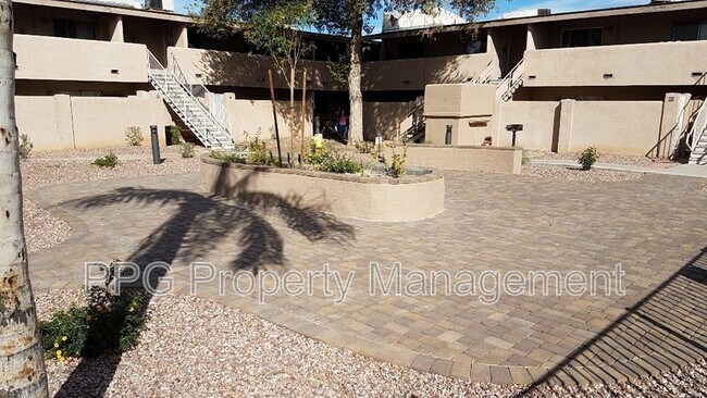 Building Photo - 5202 N 8th Pl