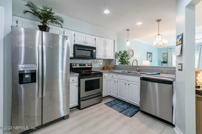 Building Photo - 127 Sand Castle Way