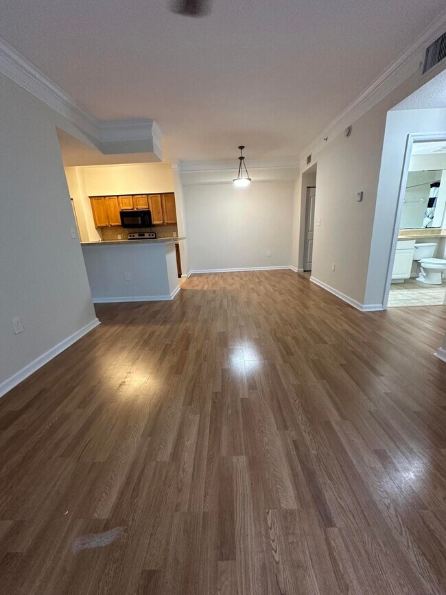 Building Photo - 9857 Baywinds Blvd