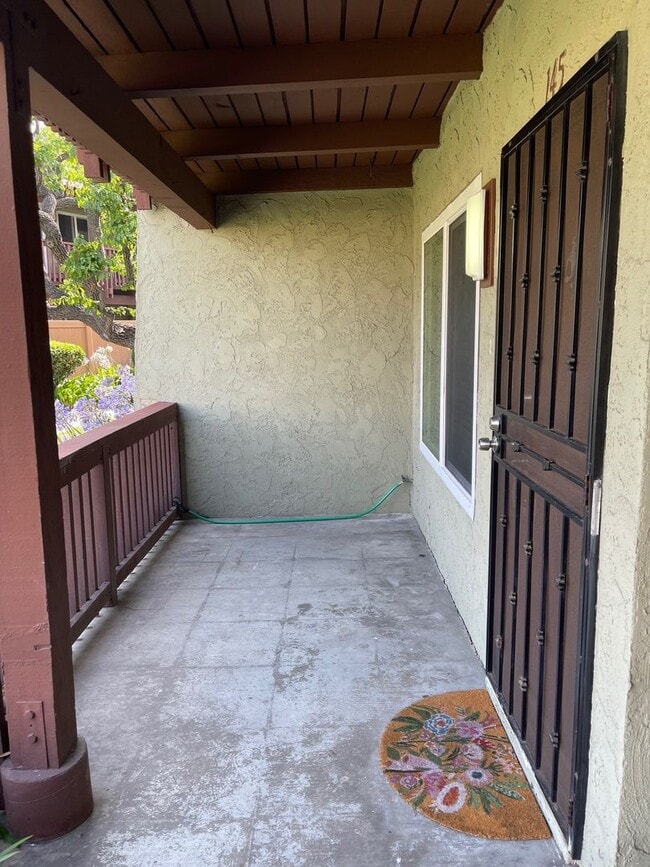 Building Photo - 1 Bed 1 bath Ground floor Condo by South C...