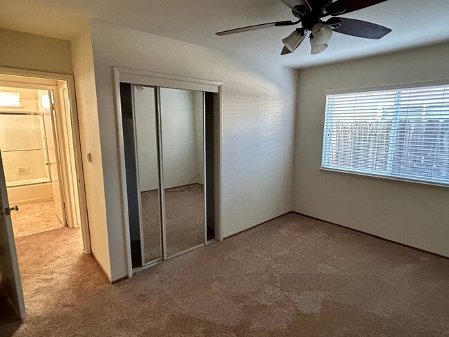 Building Photo - Very nice single family house in the Grimm...
