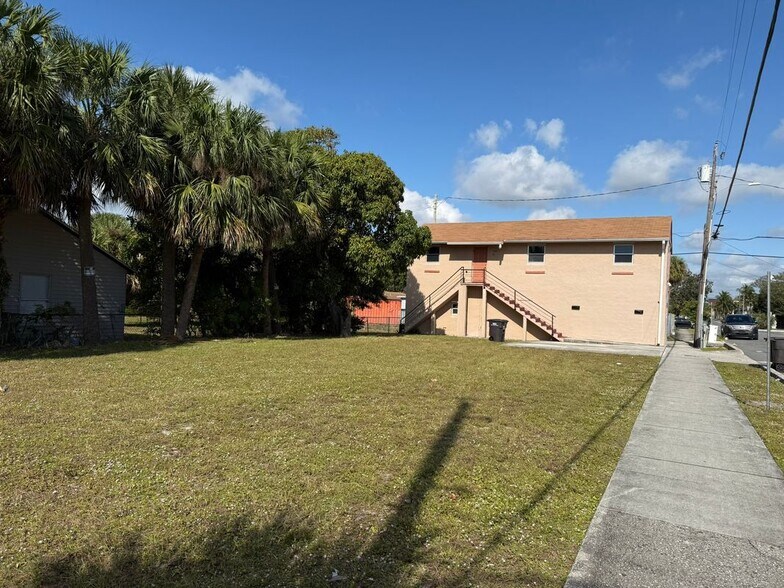 Building Photo - 509 Douglass Ave