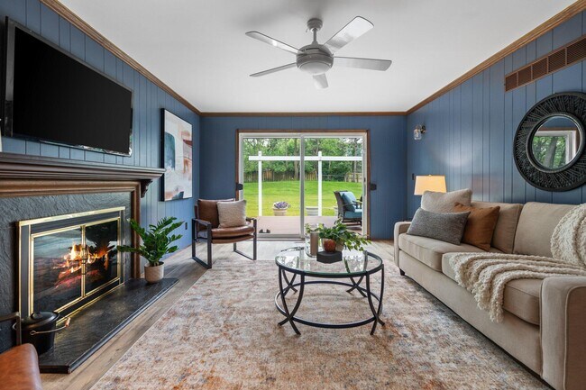 Building Photo - 3673 Pheasant Dr