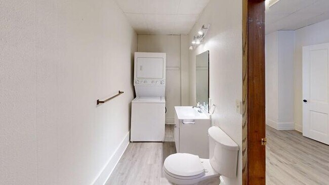 Building Photo - 1204 2nd St NW