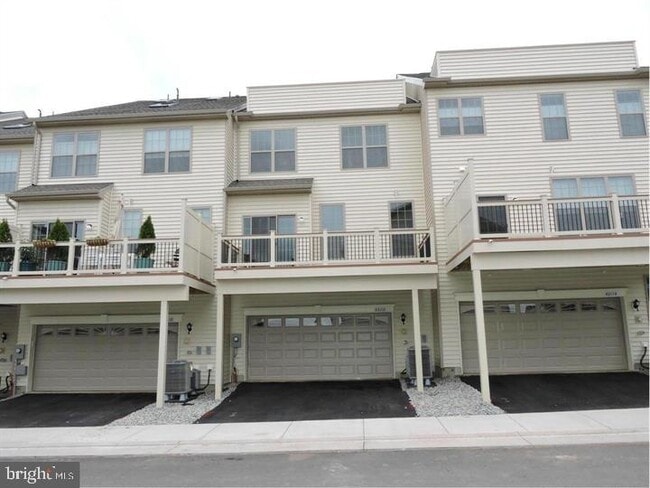 Building Photo - 43112 India Wharf Sq