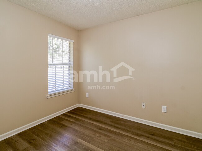 Building Photo - 154 Jamestown Dr