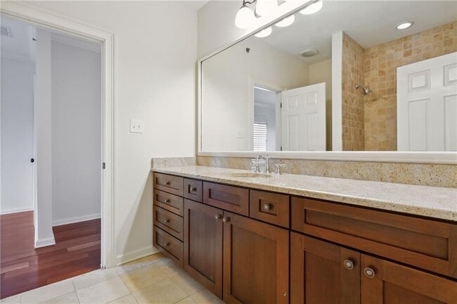 Building Photo - 24 Buford Village Walk