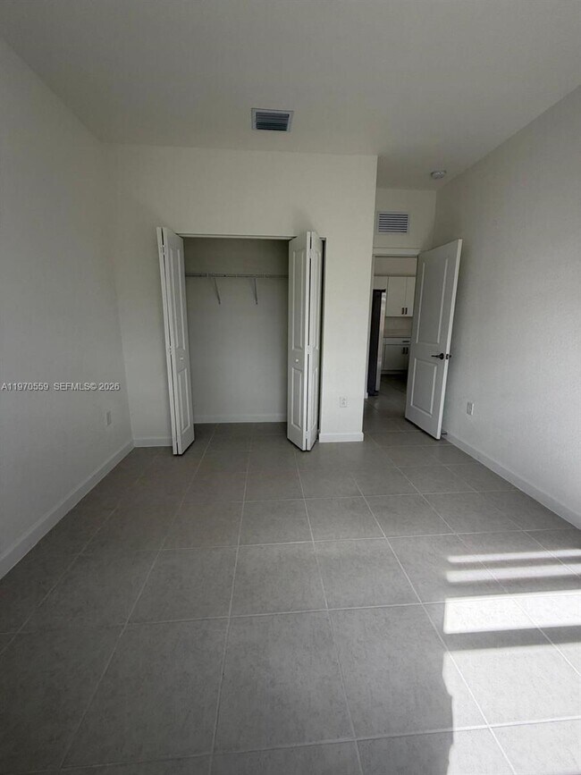 Building Photo - 2638 SE 9th St