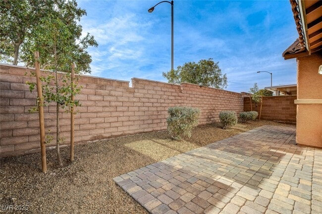 Building Photo - 6935 Galeria Posada Ave