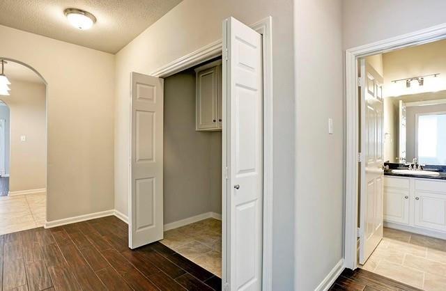 Building Photo - 2034 Marchwood Manor Dr