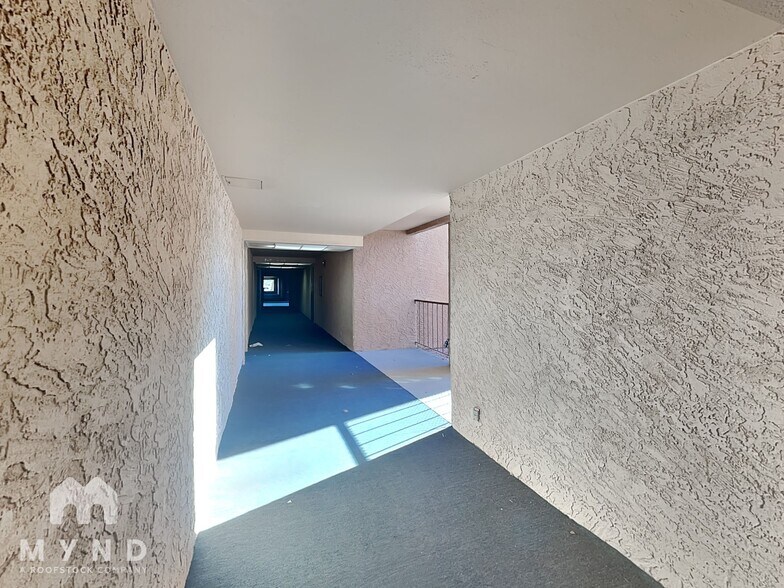 Building Photo - 540 N May