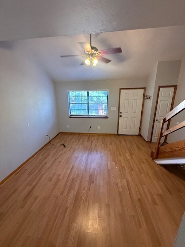 Building Photo - WELCOME HOME!!!