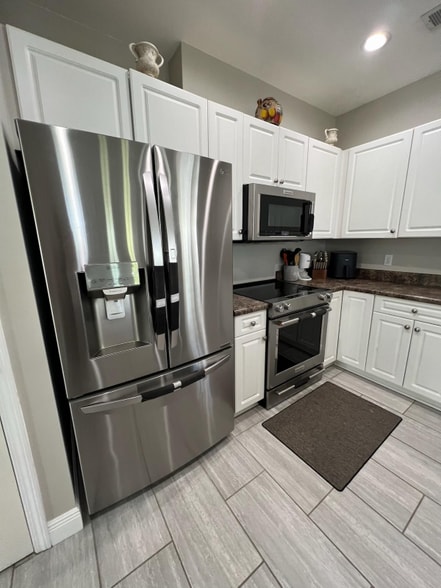 Building Photo - 105 Woodside Cir
