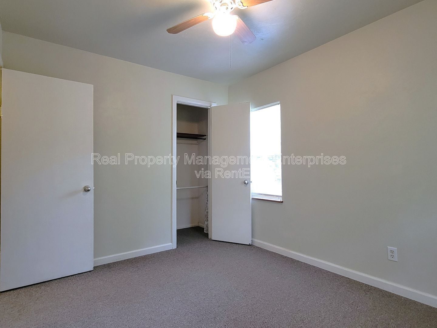 Building Photo - 608 N Poplar Ln