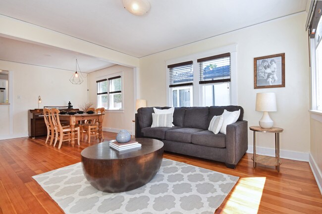 Building Photo - 10633 Chiquita St