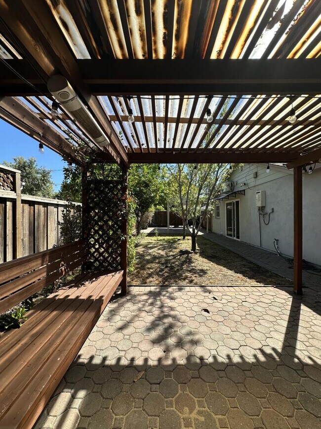 Building Photo - 4021 Campana Dr