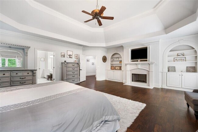 Building Photo - 882 Hallbrook Ln