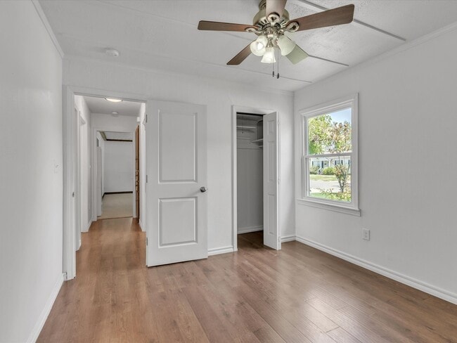 Building Photo - 815 Sandra Dr