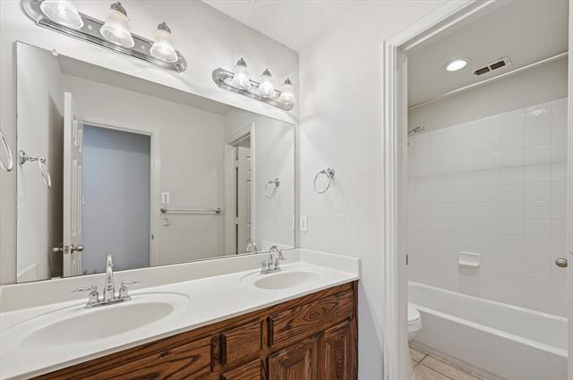 Building Photo - 1021 Ellis Way