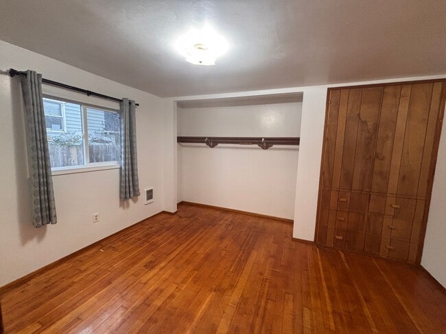 Building Photo - South Corvallis 2 Bedroom Home with Fenced Yard!